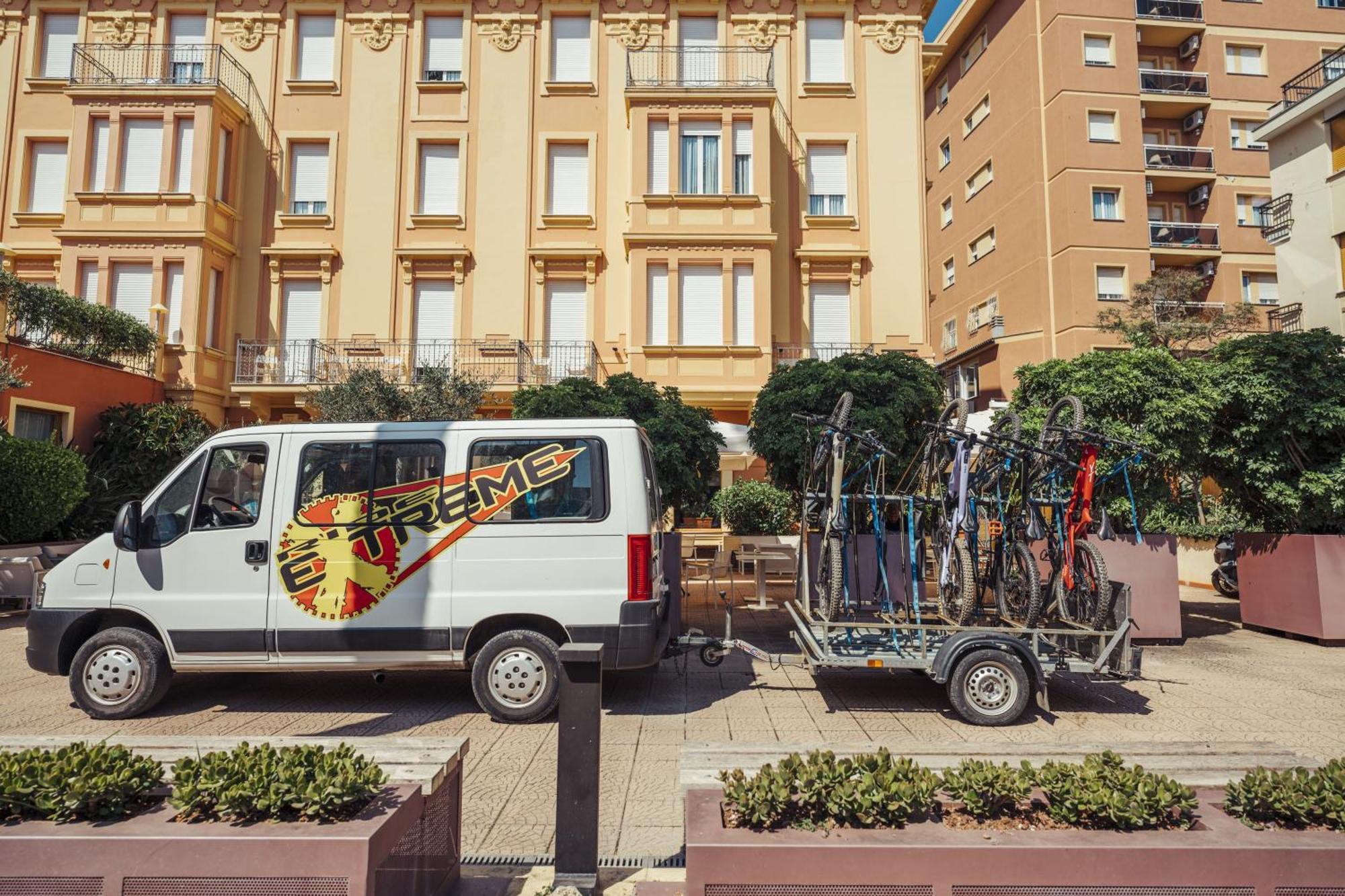 Hotel Garibaldi Finale Ligure Exterior foto